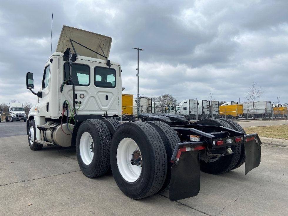 Day Cab Tractor-Heavy Duty Tractors-Freightliner-2019-Cascadia 12564ST-San Antonio-TX-210,516\n\t\tmiles-$ 44,750 - Image 5