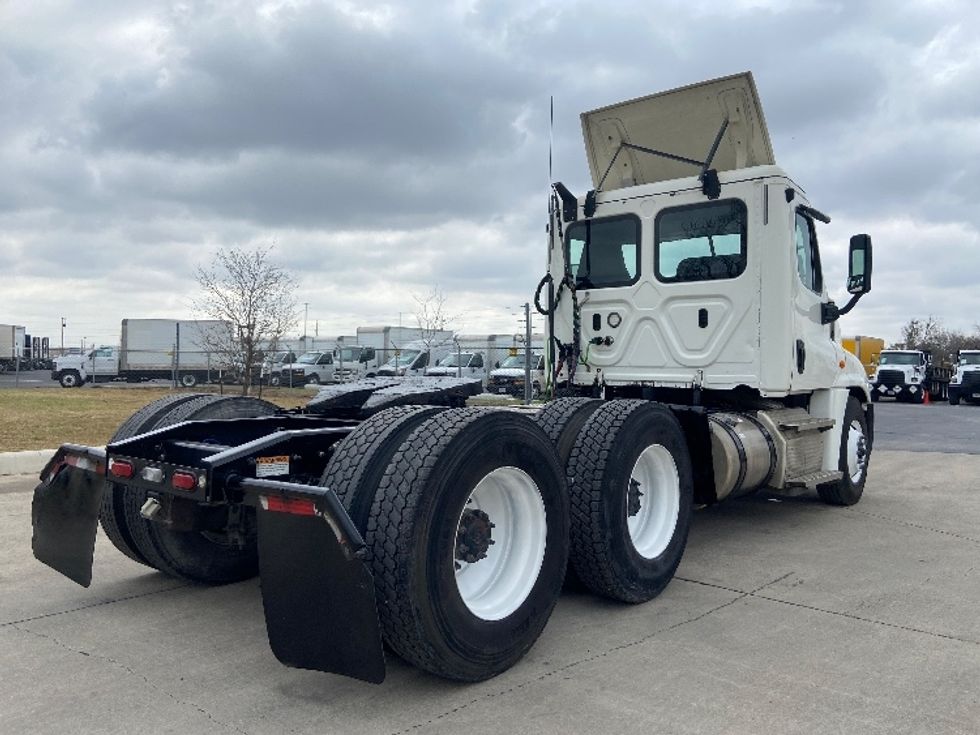 Day Cab Tractor-Heavy Duty Tractors-Freightliner-2019-Cascadia 12564ST-San Antonio-TX-210,516\n\t\tmiles-$ 44,750 - Image 7