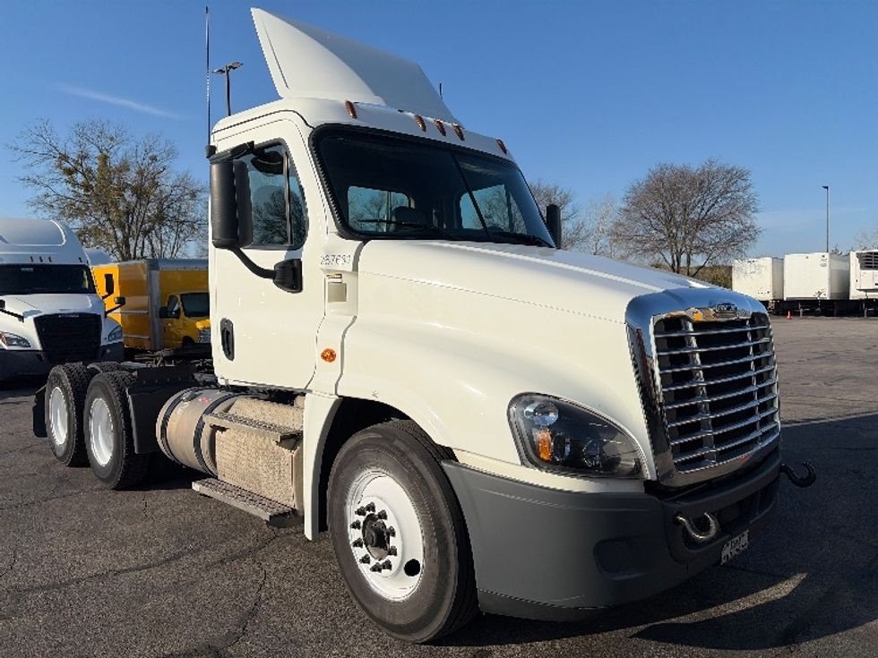 Day Cab Tractor-Heavy Duty Tractors-Freightliner-2019-Cascadia 12564ST-San Antonio-TX-369,388\n\t\tmiles-$ 40,000 - Image 1