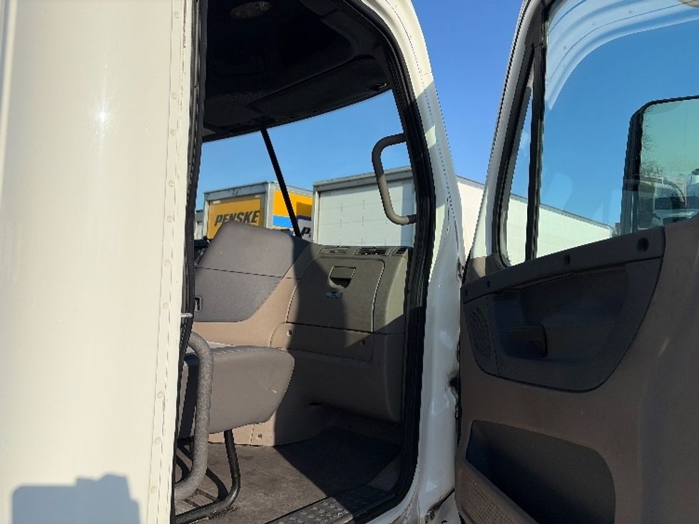 Day Cab Tractor-Heavy Duty Tractors-Freightliner-2019-Cascadia 12564ST-San Antonio-TX-369,388\n\t\tmiles-$ 40,000 - Image 12