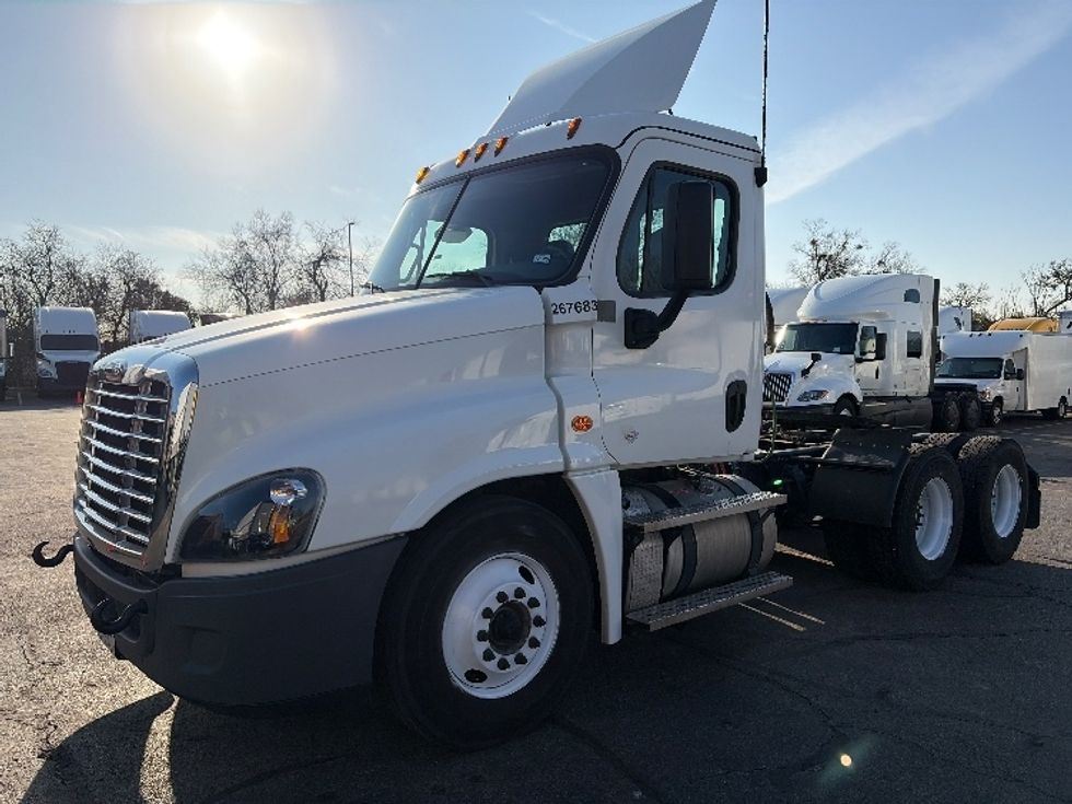 Day Cab Tractor-Heavy Duty Tractors-Freightliner-2019-Cascadia 12564ST-San Antonio-TX-369,388\n\t\tmiles-$ 40,000 - Image 3