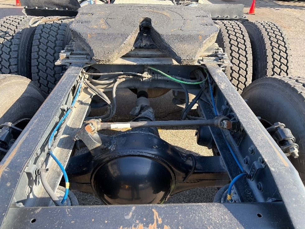 Day Cab Tractor-Heavy Duty Tractors-Freightliner-2019-Cascadia 12564ST-San Antonio-TX-369,388\n\t\tmiles-$ 40,000 - Image 6