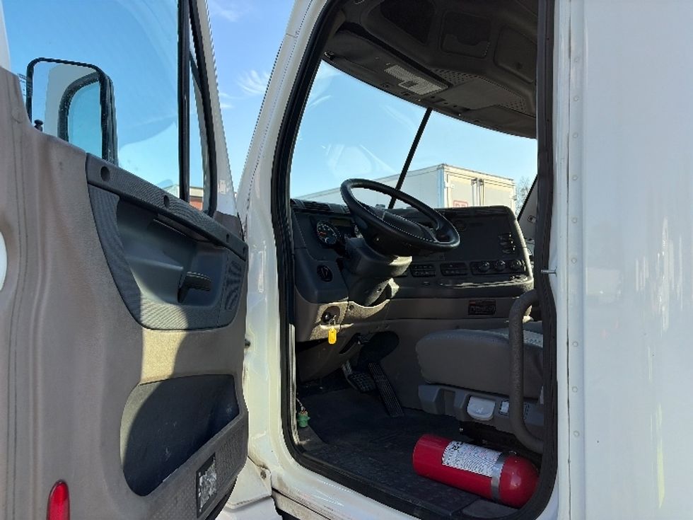 Day Cab Tractor-Heavy Duty Tractors-Freightliner-2019-Cascadia 12564ST-San Antonio-TX-369,388\n\t\tmiles-$ 40,000 - Image 9