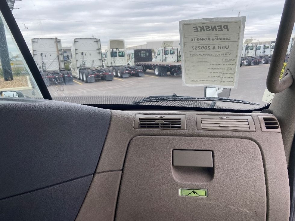 Day Cab Tractor-Heavy Duty Tractors-Freightliner-2019-Cascadia 12564ST-San Antonio-TX-374,203\n\t\tmiles-$ 49,500 - Image 13