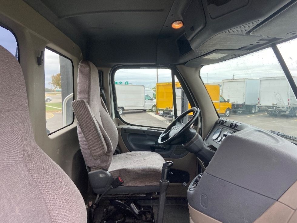 Day Cab Tractor-Heavy Duty Tractors-Freightliner-2019-Cascadia 12564ST-San Antonio-TX-374,203\n\t\tmiles-$ 49,500 - Image 14