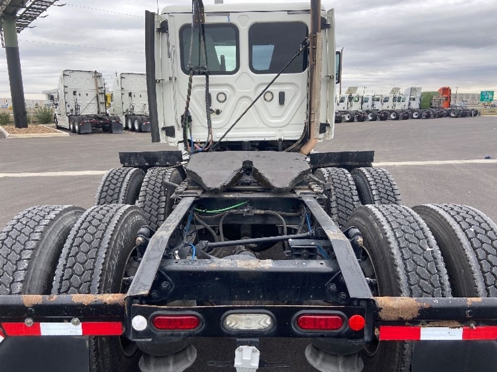 Day Cab Tractor-Heavy Duty Tractors-Freightliner-2019-Cascadia 12564ST-San Antonio-TX-374,203\n\t\tmiles-$ 49,500 - Image 6