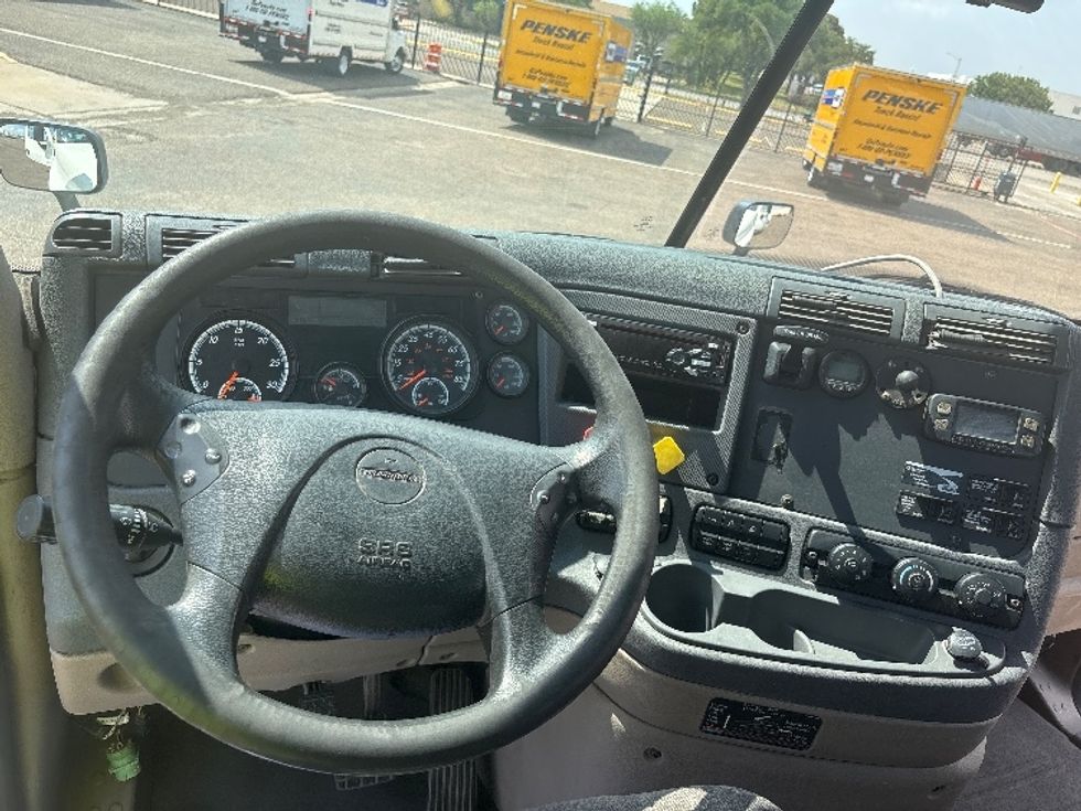 Day Cab Tractor-Heavy Duty Tractors-Freightliner-2019-Cascadia 12564ST-San Antonio-TX-519,874\n\t\tmiles-$ 38,500 - Image 11