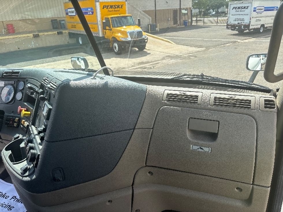 Day Cab Tractor-Heavy Duty Tractors-Freightliner-2019-Cascadia 12564ST-San Antonio-TX-519,874\n\t\tmiles-$ 38,500 - Image 13