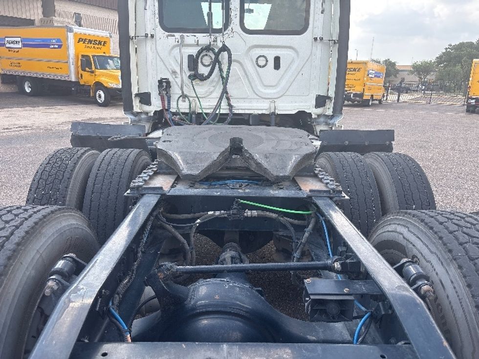 Day Cab Tractor-Heavy Duty Tractors-Freightliner-2019-Cascadia 12564ST-San Antonio-TX-519,874\n\t\tmiles-$ 38,500 - Image 6