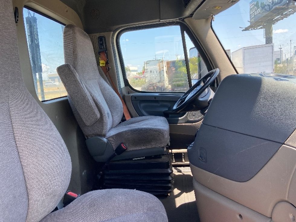 Day Cab Tractor-Heavy Duty Tractors-Freightliner-2019-Cascadia 12564ST-San Antonio-TX-615,414\n\t\tmiles-$ 29,500 - Image 14