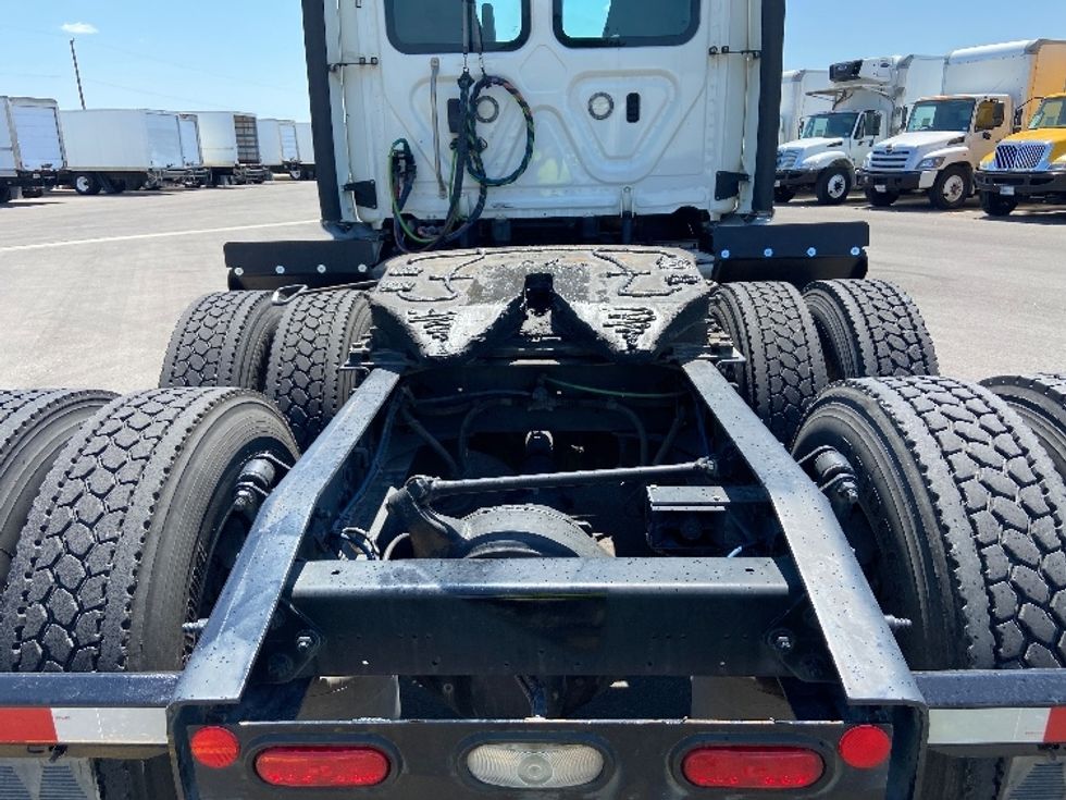 Day Cab Tractor-Heavy Duty Tractors-Freightliner-2019-Cascadia 12564ST-San Antonio-TX-615,414\n\t\tmiles-$ 29,500 - Image 6