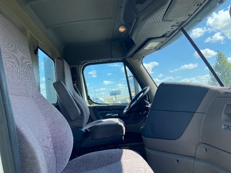 Day Cab Tractor-Heavy Duty Tractors-Freightliner-2019-Cascadia 12564ST-San Antonio-TX-615,500\n\t\tmiles-$ 26,250 - Image 14