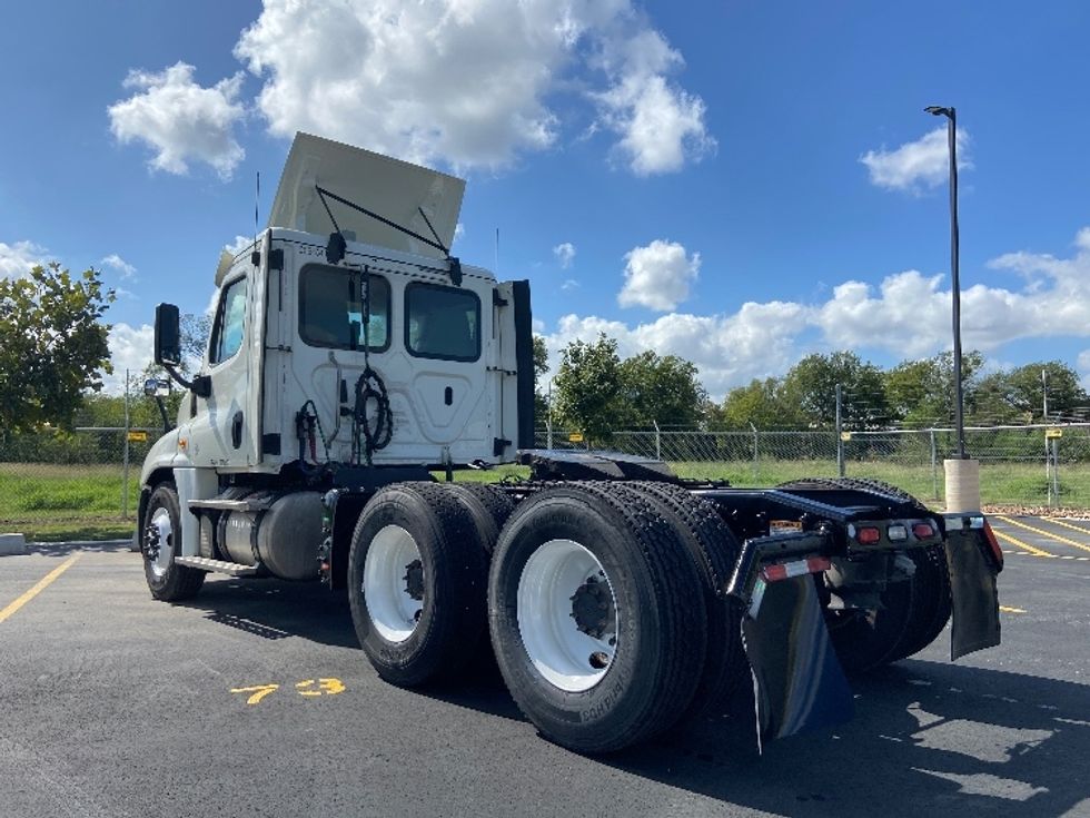 Day Cab Tractor-Heavy Duty Tractors-Freightliner-2019-Cascadia 12564ST-San Antonio-TX-615,500\n\t\tmiles-$ 26,250 - Image 5