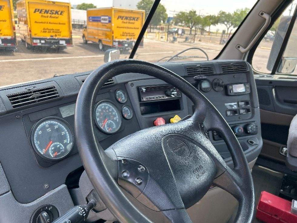 Day Cab Tractor-Heavy Duty Tractors-Freightliner-2019-Cascadia 12564ST-San Antonio-TX-654,262\n\t\tmiles-$ 26,500 - Image 10