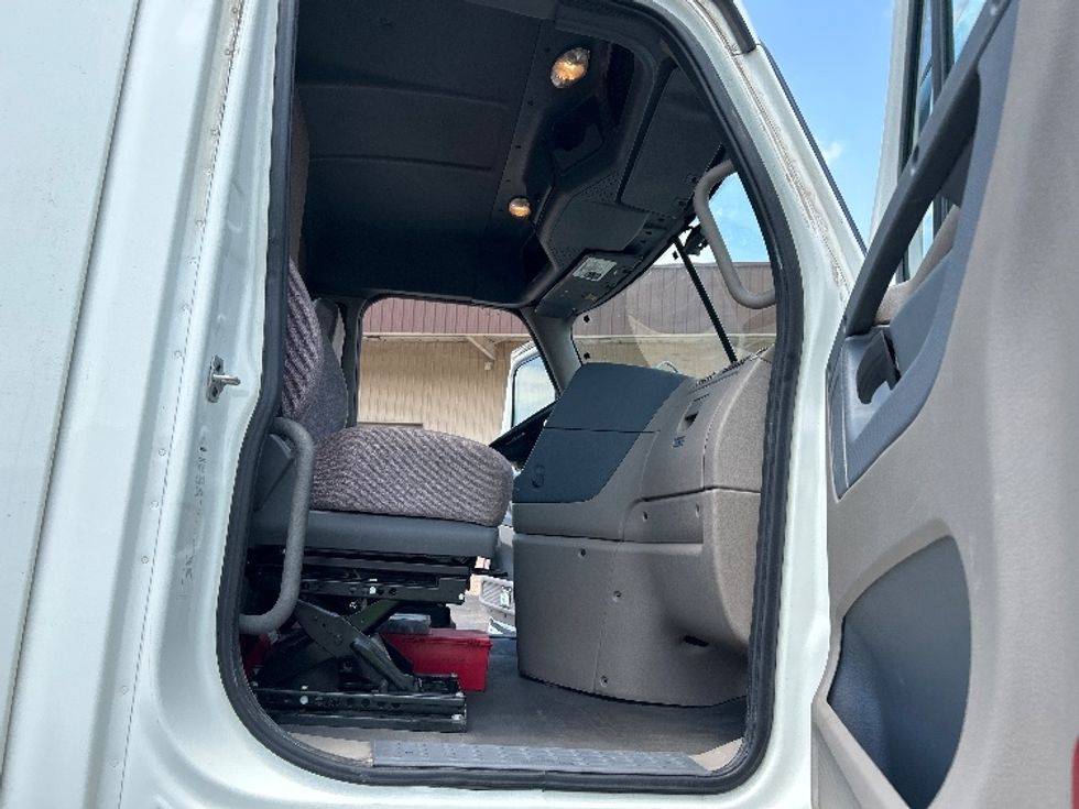 Day Cab Tractor-Heavy Duty Tractors-Freightliner-2019-Cascadia 12564ST-San Antonio-TX-654,262\n\t\tmiles-$ 26,500 - Image 12