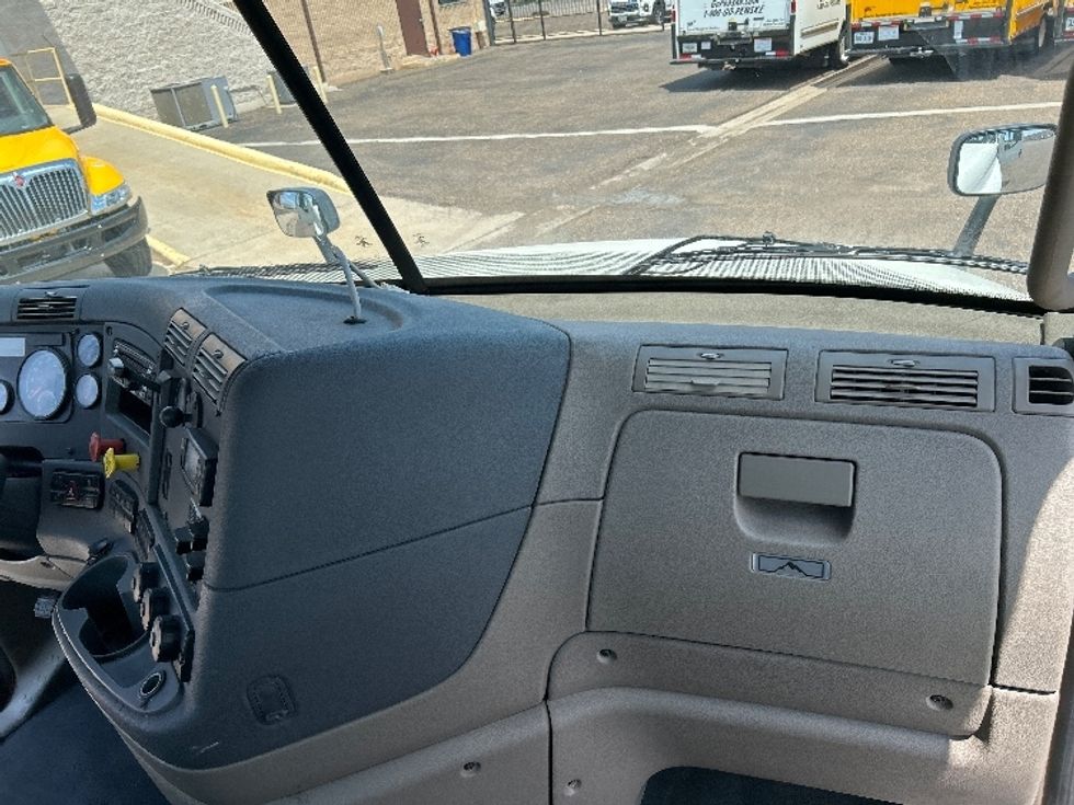 Day Cab Tractor-Heavy Duty Tractors-Freightliner-2019-Cascadia 12564ST-San Antonio-TX-654,262\n\t\tmiles-$ 26,500 - Image 13