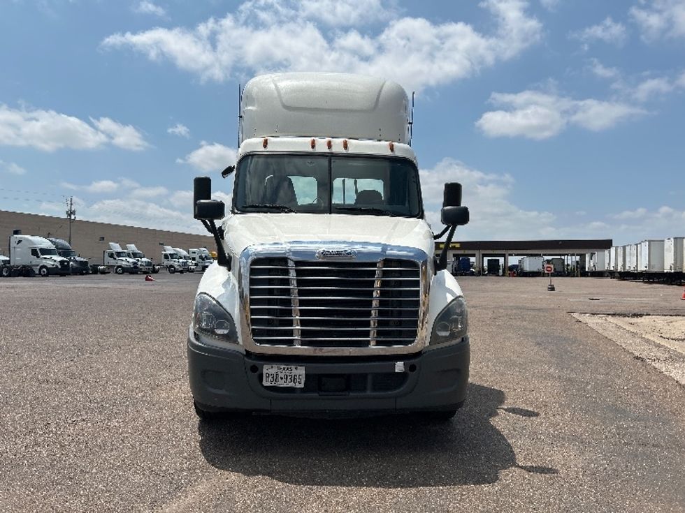 Day Cab Tractor-Heavy Duty Tractors-Freightliner-2019-Cascadia 12564ST-San Antonio-TX-654,262\n\t\tmiles-$ 26,500 - Image 2