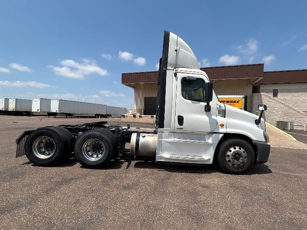 Day Cab Tractor-Heavy Duty Tractors-Freightliner-2019-Cascadia 12564ST-San Antonio-TX-654,262\n\t\tmiles-$ 26,500 - Image 8