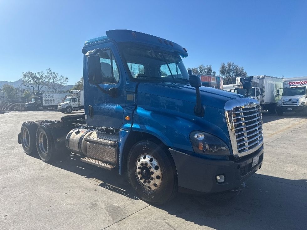 Day Cab Tractor-Heavy Duty Tractors-Freightliner-2019-Cascadia 12564ST-San Marcos-CA-190,326\n\t\tmiles-$ 56,500 - Image 1