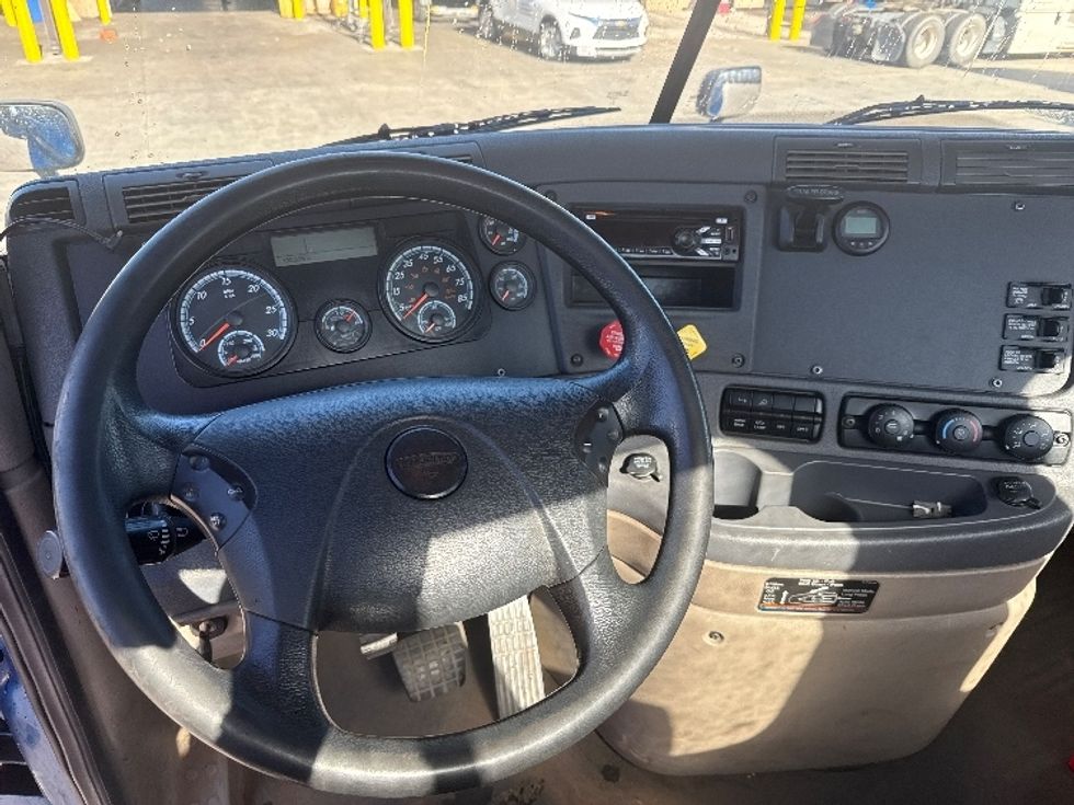 Day Cab Tractor-Heavy Duty Tractors-Freightliner-2019-Cascadia 12564ST-San Marcos-CA-190,326\n\t\tmiles-$ 56,500 - Image 11