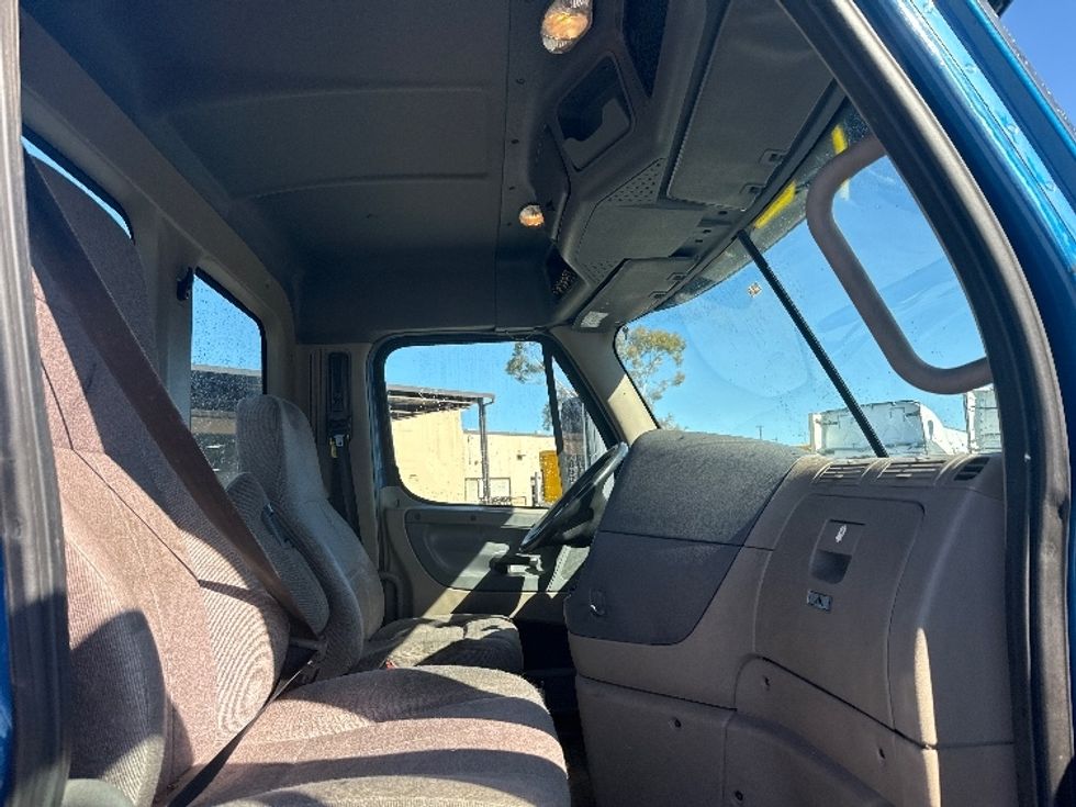 Day Cab Tractor-Heavy Duty Tractors-Freightliner-2019-Cascadia 12564ST-San Marcos-CA-190,326\n\t\tmiles-$ 56,500 - Image 12