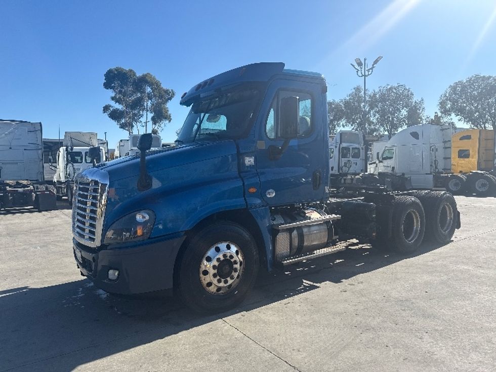 Day Cab Tractor-Heavy Duty Tractors-Freightliner-2019-Cascadia 12564ST-San Marcos-CA-190,326\n\t\tmiles-$ 56,500 - Image 3