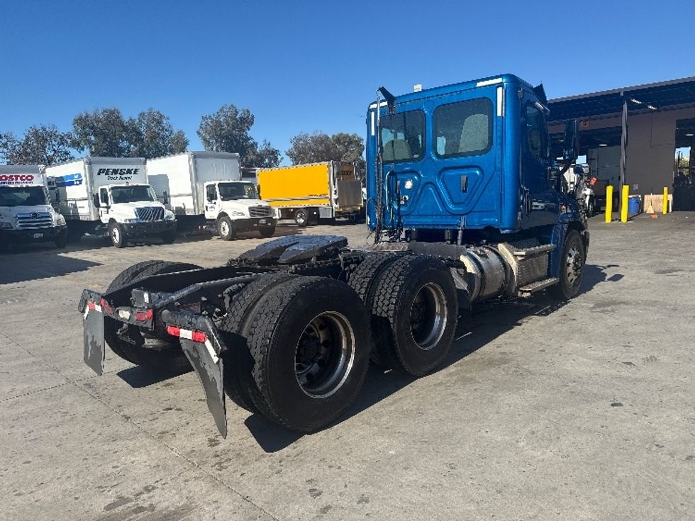 Day Cab Tractor-Heavy Duty Tractors-Freightliner-2019-Cascadia 12564ST-San Marcos-CA-190,326\n\t\tmiles-$ 56,500 - Image 7