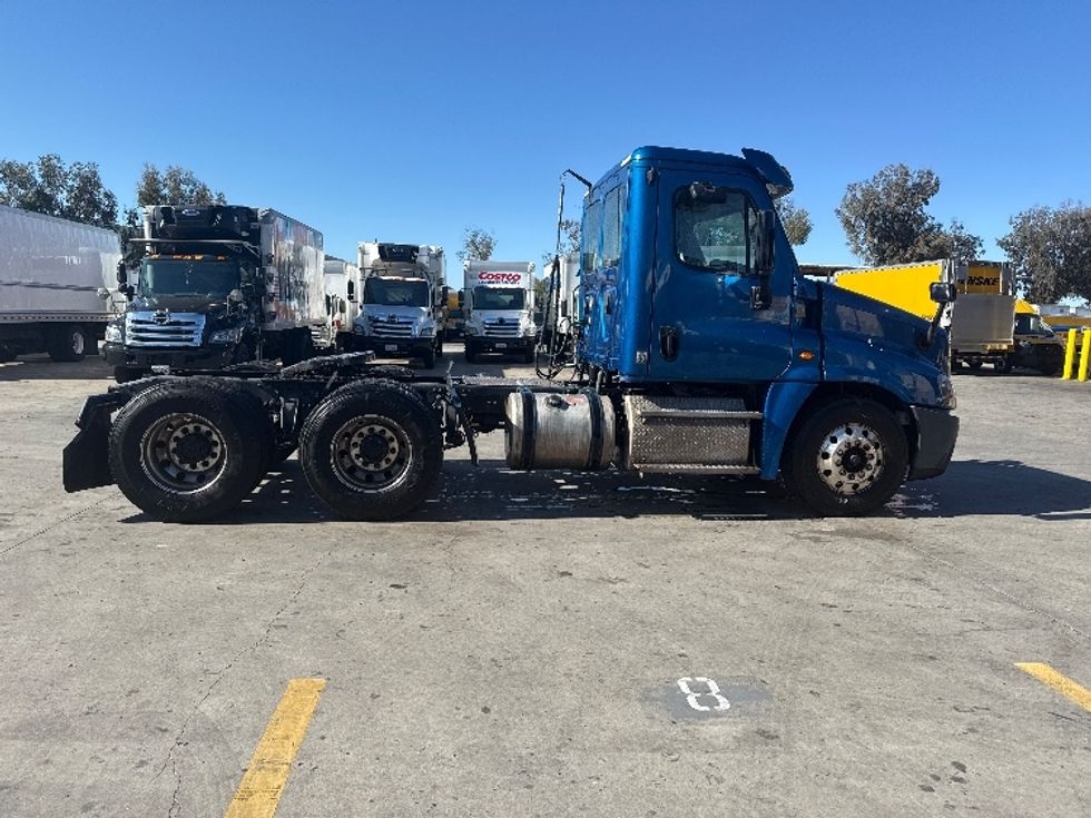 Day Cab Tractor-Heavy Duty Tractors-Freightliner-2019-Cascadia 12564ST-San Marcos-CA-190,326\n\t\tmiles-$ 56,500 - Image 8