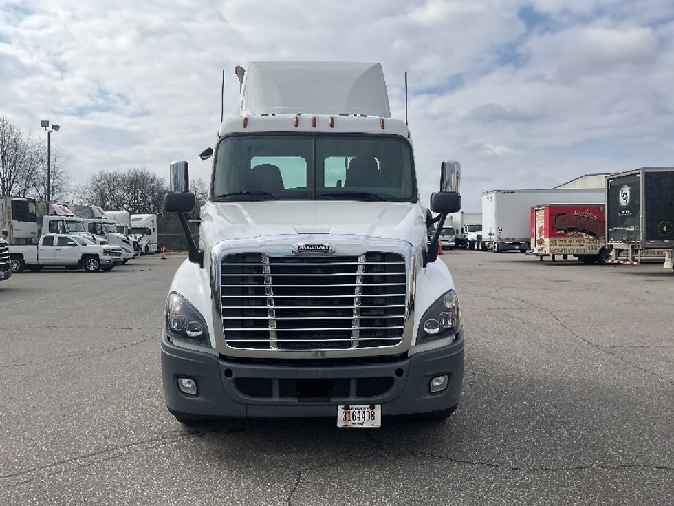 Day Cab Tractor-Heavy Duty Tractors-Freightliner-2019-Cascadia 12564ST-South Bend-IN-224,574\n\t\tmiles-$ 50,000 - Image 2