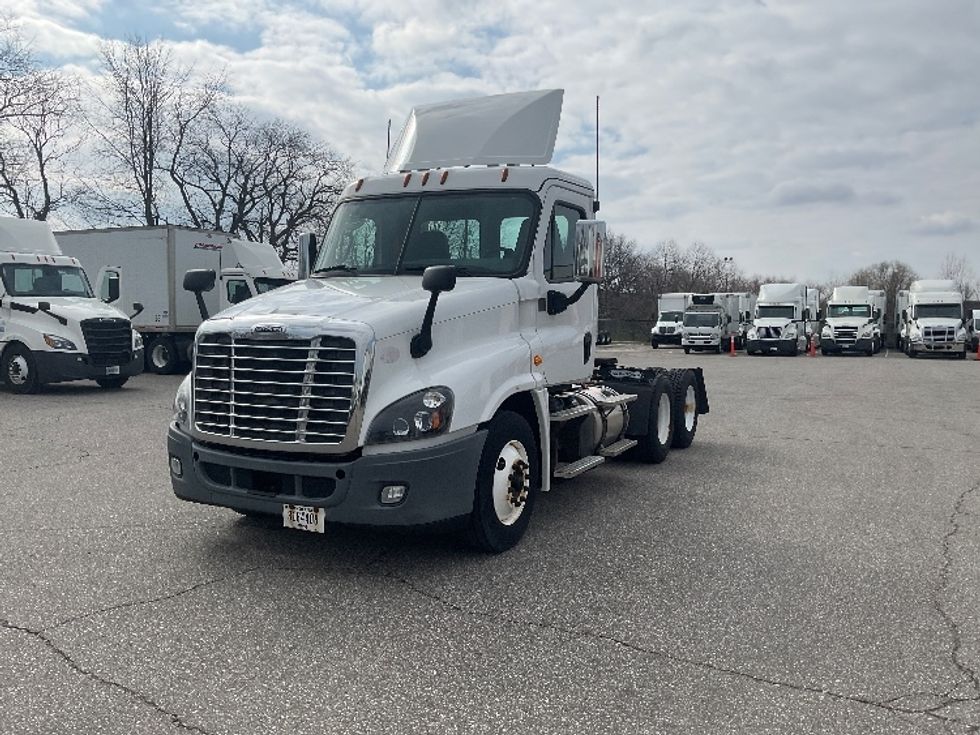 Day Cab Tractor-Heavy Duty Tractors-Freightliner-2019-Cascadia 12564ST-South Bend-IN-224,574\n\t\tmiles-$ 50,000 - Image 3