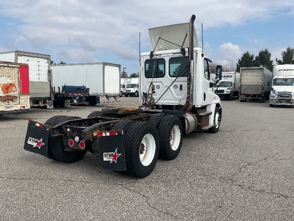 Day Cab Tractor-Heavy Duty Tractors-Freightliner-2019-Cascadia 12564ST-South Bend-IN-224,574\n\t\tmiles-$ 50,000 - Image 7