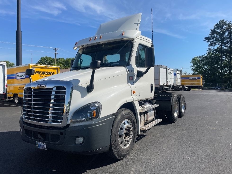 Day Cab Tractor-Heavy Duty Tractors-Freightliner-2019-Cascadia 12564ST-Spartanburg-SC-360,321\n\t\tmiles-$ 42,500 - Image 3