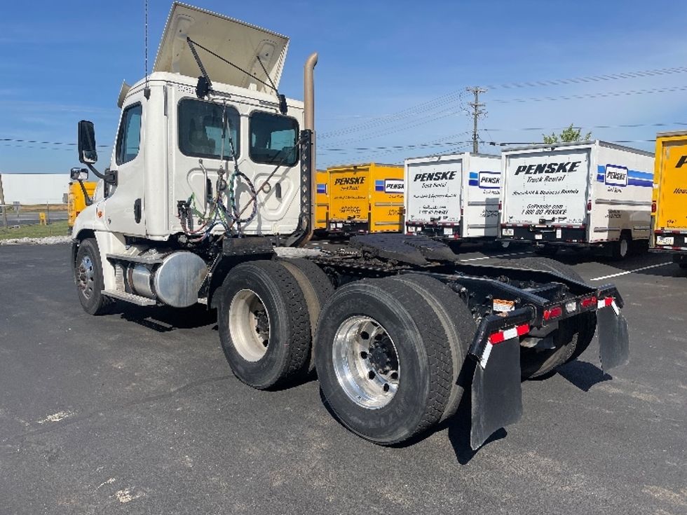 Day Cab Tractor-Heavy Duty Tractors-Freightliner-2019-Cascadia 12564ST-Spartanburg-SC-360,321\n\t\tmiles-$ 42,500 - Image 5