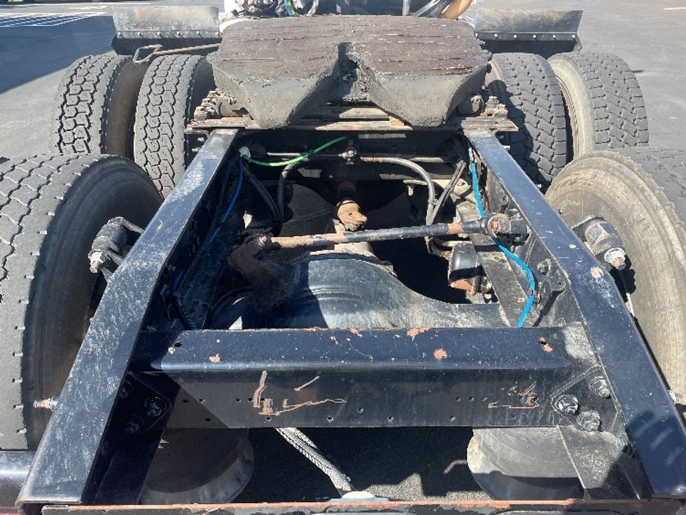 Day Cab Tractor-Heavy Duty Tractors-Freightliner-2019-Cascadia 12564ST-Spartanburg-SC-360,321\n\t\tmiles-$ 42,500 - Image 6