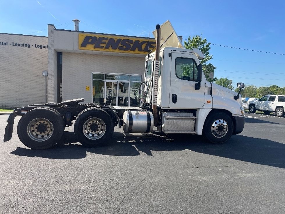 Day Cab Tractor-Heavy Duty Tractors-Freightliner-2019-Cascadia 12564ST-Spartanburg-SC-360,321\n\t\tmiles-$ 42,500 - Image 8