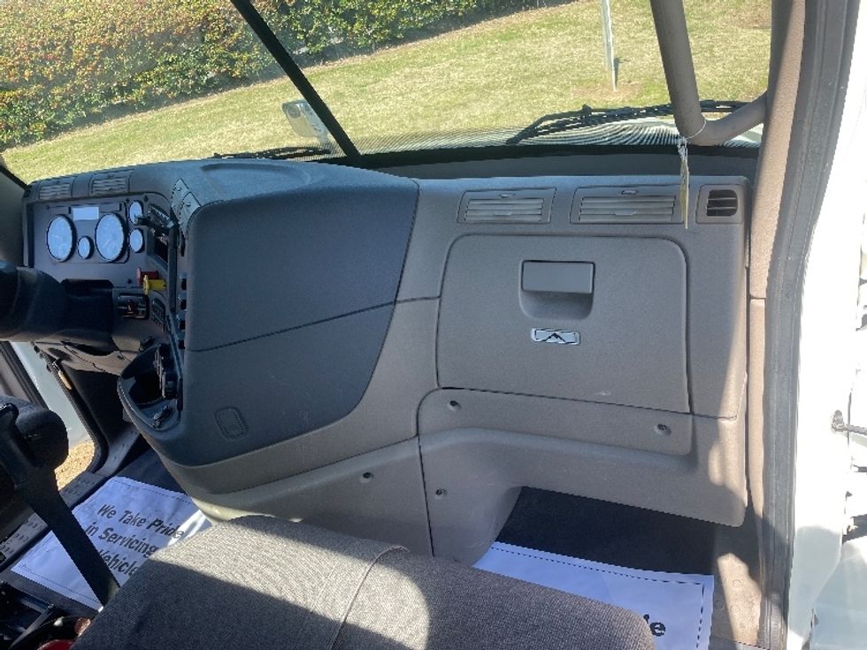 Day Cab Tractor-Heavy Duty Tractors-Freightliner-2019-Cascadia 12564ST-Spartanburg-SC-556,710\n\t\tmiles-$ 29,250 - Image 13