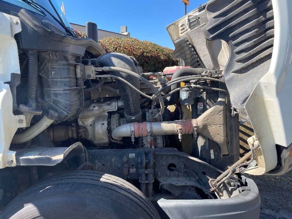 Day Cab Tractor-Heavy Duty Tractors-Freightliner-2019-Cascadia 12564ST-Spartanburg-SC-556,710\n\t\tmiles-$ 29,250 - Image 15