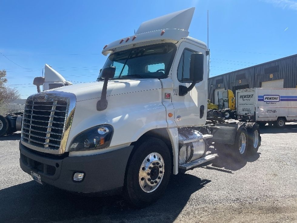 Day Cab Tractor-Heavy Duty Tractors-Freightliner-2019-Cascadia 12564ST-Spartanburg-SC-556,710\n\t\tmiles-$ 29,250 - Image 3