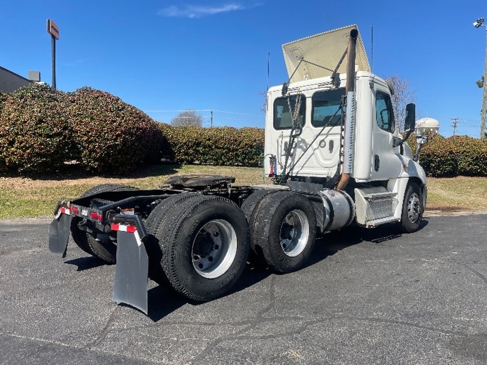 Day Cab Tractor-Heavy Duty Tractors-Freightliner-2019-Cascadia 12564ST-Spartanburg-SC-556,710\n\t\tmiles-$ 29,250 - Image 7