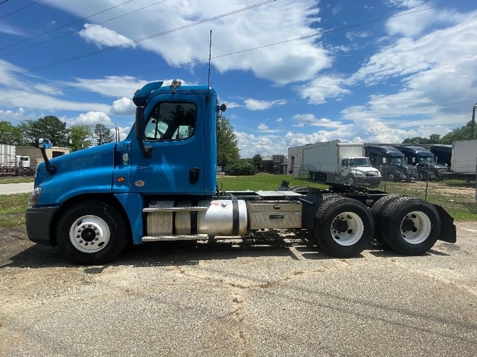 Day Cab Tractor-Heavy Duty Tractors-Freightliner-2019-Cascadia 12564ST-Spartanburg-SC-574,602\n\t\tmiles-$ 27,500 - Image 4