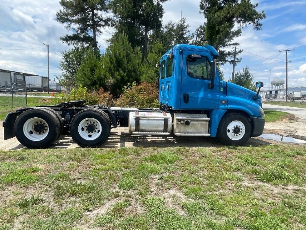 Day Cab Tractor-Heavy Duty Tractors-Freightliner-2019-Cascadia 12564ST-Spartanburg-SC-574,602\n\t\tmiles-$ 27,500 - Image 8