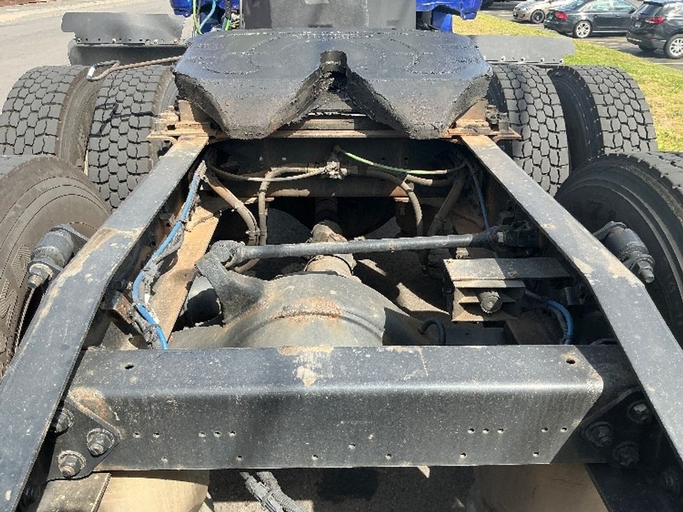 Day Cab Tractor-Heavy Duty Tractors-Freightliner-2019-Cascadia 12564ST-Springfield-MA-151,665\n\t\tmiles-$ 46,500 - Image 6