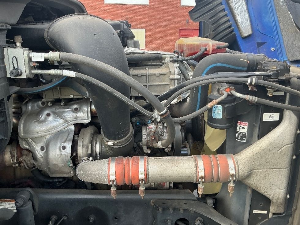 Day Cab Tractor-Heavy Duty Tractors-Freightliner-2019-Cascadia 12564ST-Springfield-MA-166,144\n\t\tmiles-$ 45,750 - Image 15