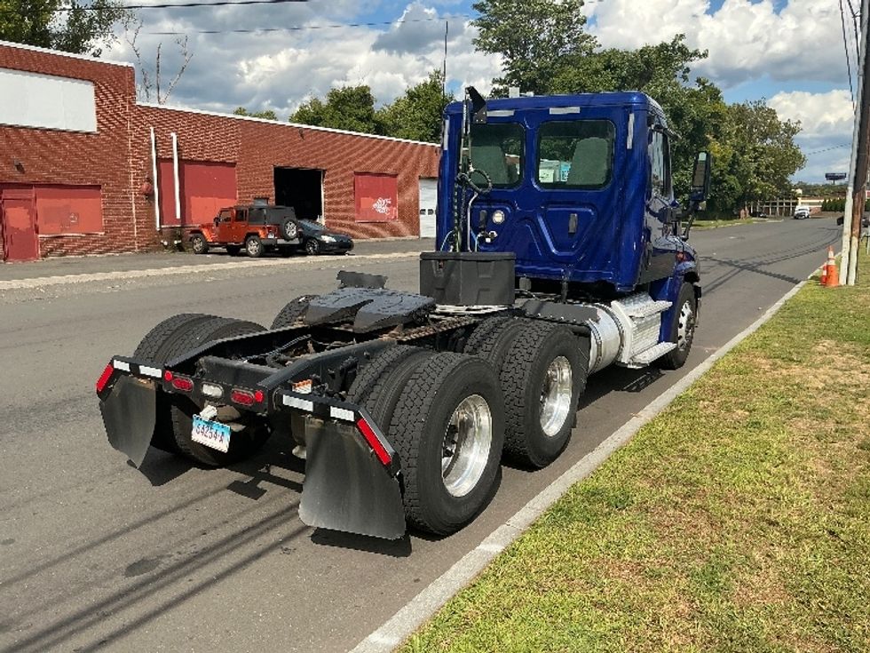 Day Cab Tractor-Heavy Duty Tractors-Freightliner-2019-Cascadia 12564ST-Springfield-MA-166,144\n\t\tmiles-$ 45,750 - Image 18