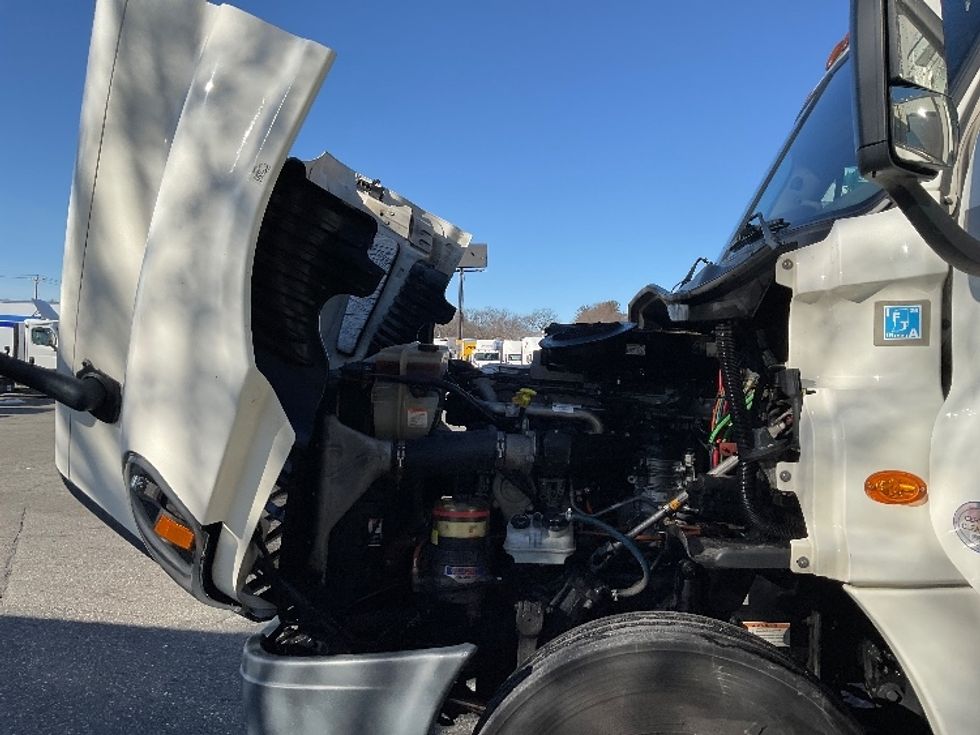 Day Cab Tractor-Heavy Duty Tractors-Freightliner-2019-Cascadia 12564ST-Springfield-MA-281,300\n\t\tmiles-$ 46,250 - Image 16