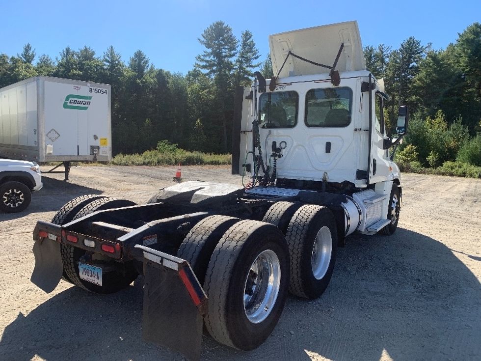Day Cab Tractor-Heavy Duty Tractors-Freightliner-2019-Cascadia 12564ST-Springfield-MA-511,156\n\t\tmiles-$ 31,250 - Image 7