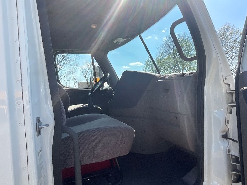 Day Cab Tractor-Heavy Duty Tractors-Freightliner-2019-Cascadia 12564ST-Springfield-MO-163,817\n\t\tmiles-$ 44,750 - Image 11