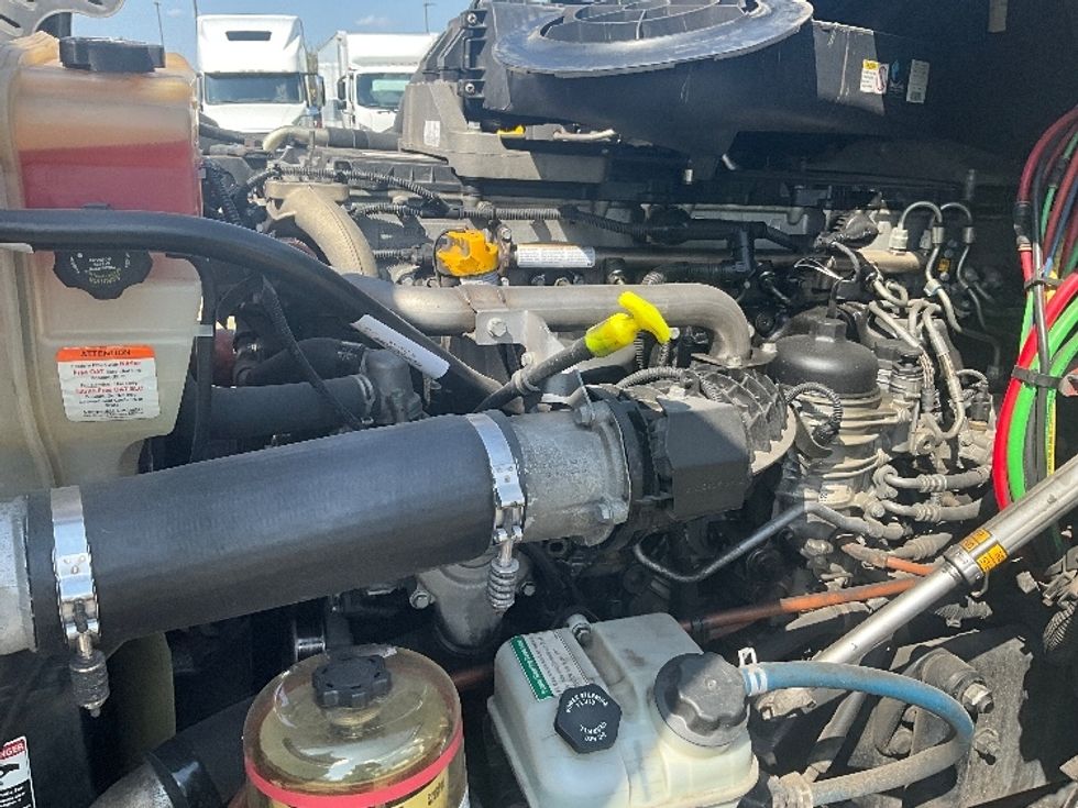 Day Cab Tractor-Heavy Duty Tractors-Freightliner-2019-Cascadia 12564ST-Springfield-MO-163,817\n\t\tmiles-$ 44,750 - Image 15