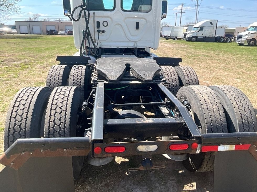 Day Cab Tractor-Heavy Duty Tractors-Freightliner-2019-Cascadia 12564ST-Springfield-MO-163,817\n\t\tmiles-$ 44,750 - Image 6