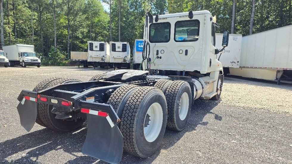 Day Cab Tractor-Heavy Duty Tractors-Freightliner-2019-Cascadia 12564ST-Suwanee-GA-359,720\n\t\tmiles-$ 43,500 - Image 7